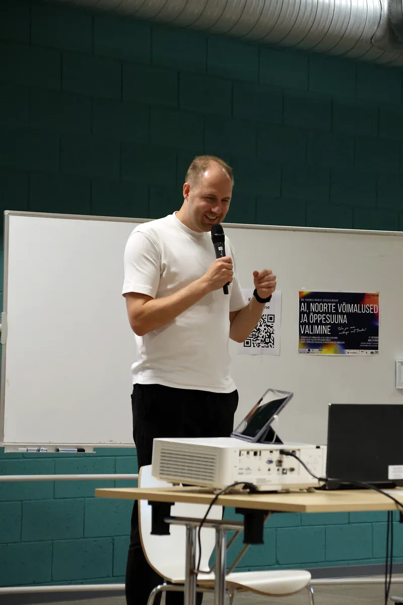 Artur Makarov presenting at a workshop